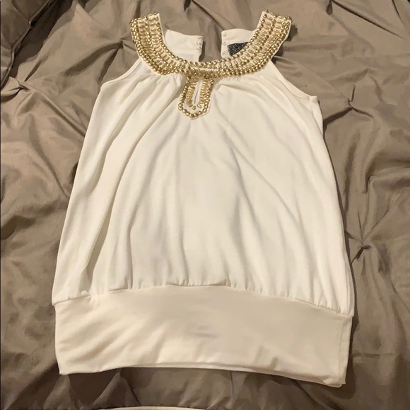 White top - Picture 1 of 2